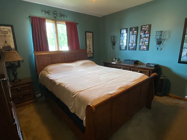 689 Apple Blossom Ln — Photo 15
