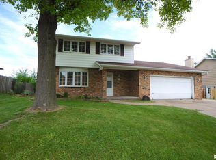 4009 Fillmore St, Davenport, IA 52806