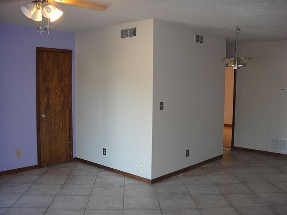 4th image of 2956 Gossett Dr