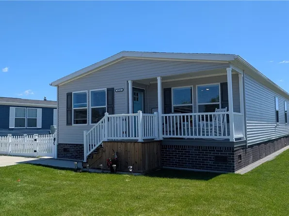 4216 Mohawk Pkwy, Niagara, NY 14304