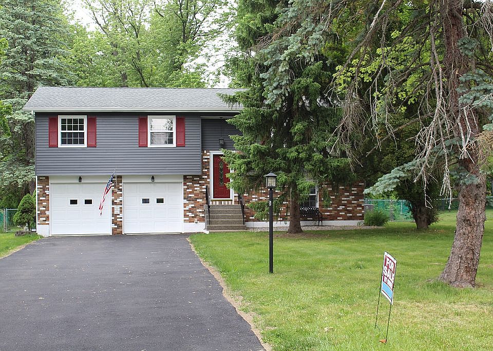 1st image of 3 Tanners Ln