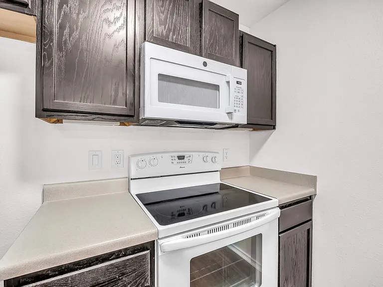 19839 Clayton St #1111 — Photo 4