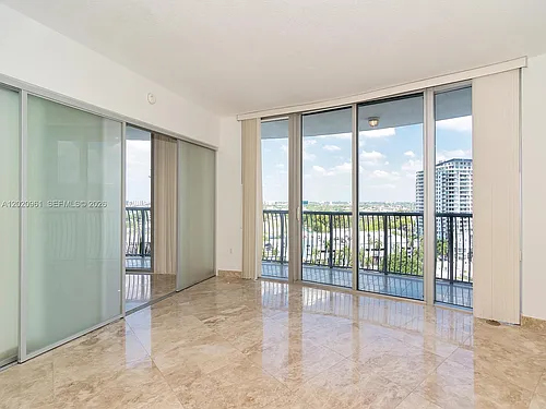 1750 N Bayshore Dr #1515 Photo 1