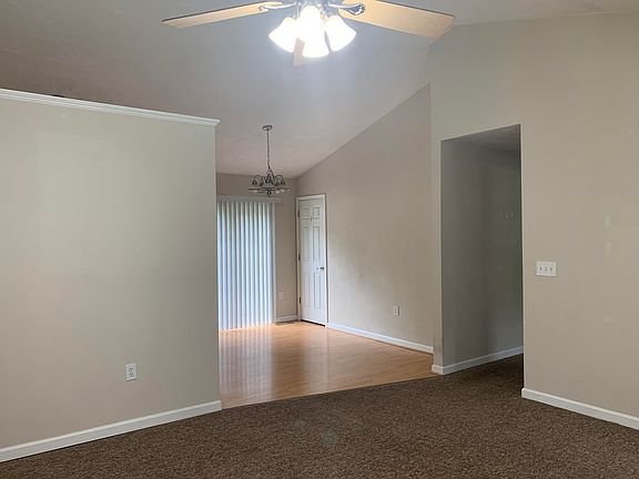 3rd image of 5215 Salem Tpke NW