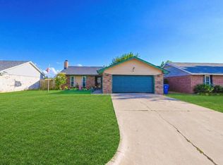 2303 Farris Pl, Chickasha, OK 73018