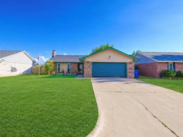 2303 Farris Pl, Chickasha, OK 73018