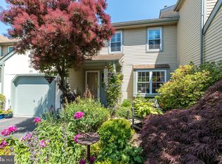 35 Cottonwood St, Newtown, PA 18940
