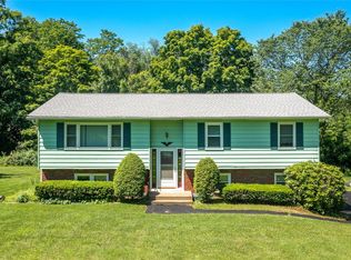 27 Cavelo Dr, Wingdale, NY 12594