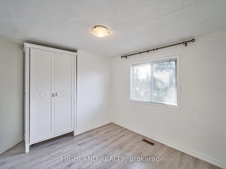 6455 Tisler Cres — Photo 20