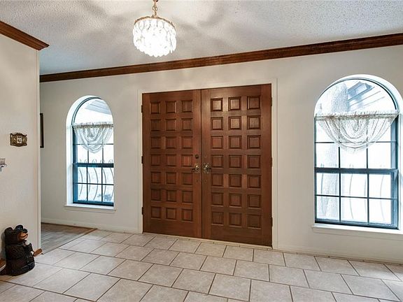4th image of 10803 Spicewood Club Dr