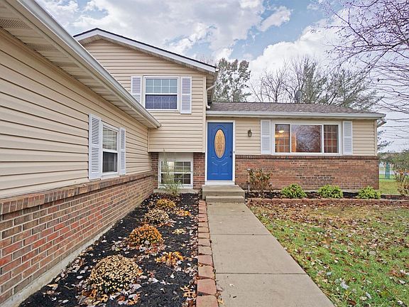 2nd image of 4139 Calumet Cir