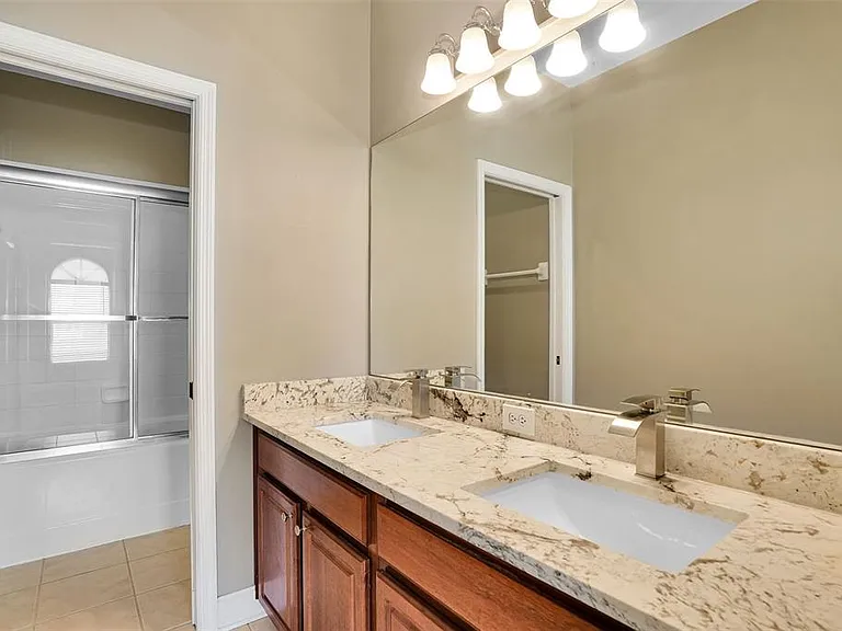 3102 Toscana Cir — Photo 28