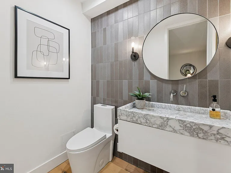 2507 I St NW — Photo 11