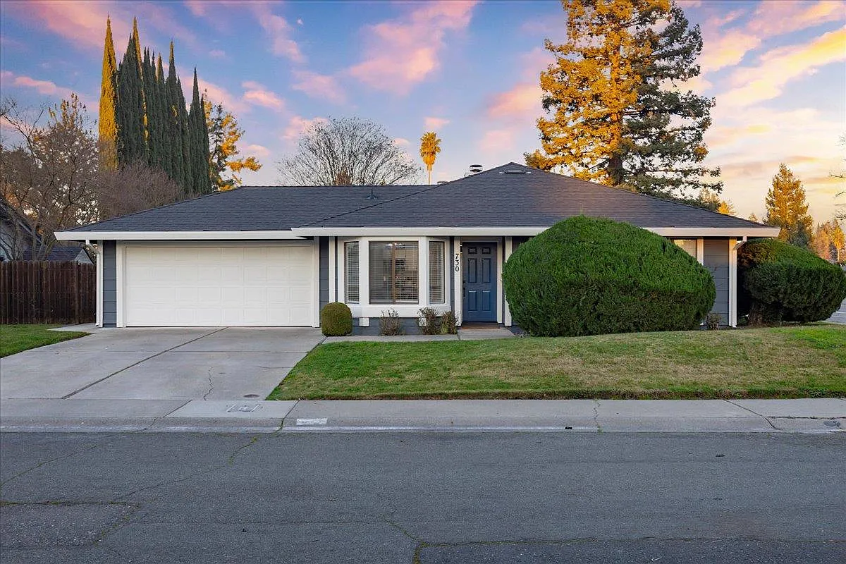 730 Harvey Way photo 1
