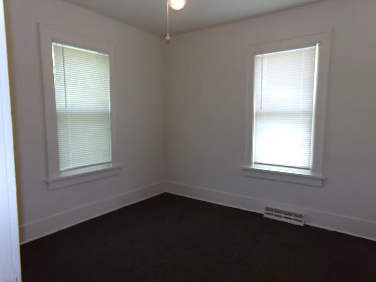207 Main St — Photo 5