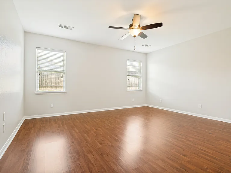 607 Shady Meadow Ln — Photo 13