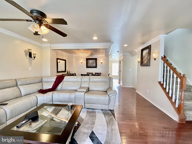 240 William Livingston Ct — Photo 7