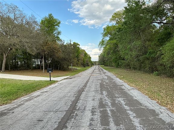 5th image of 1656 W Beach Plum Dr