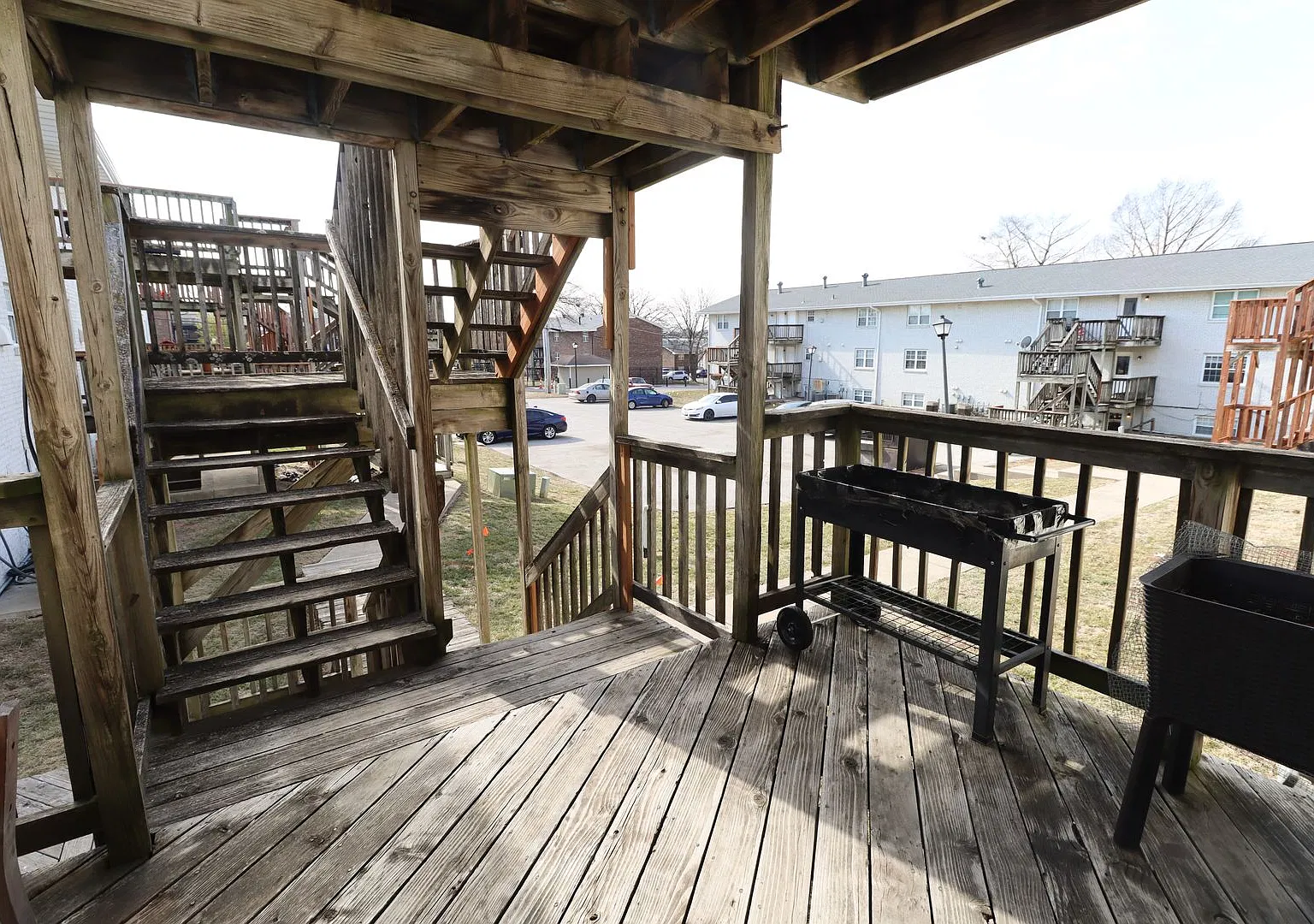 Greentree Condominiums — Photo 4