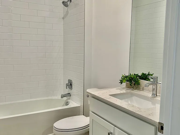 DOWNSTAIRS FULL BATHROOM