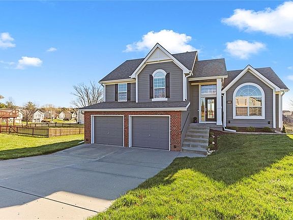 2nd image of 10315 N Kensington Ct