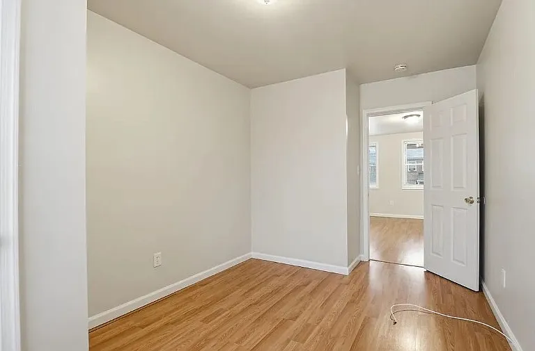 1310 N Ellwood Ave — Photo 6