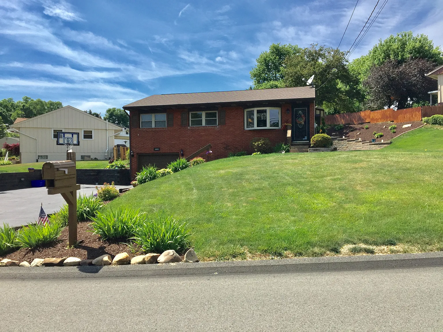 10021 Deerfield Dr photo 1
