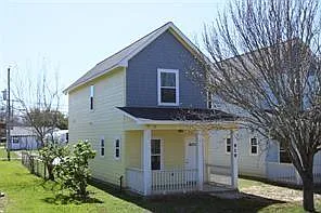 919 N Avenue C — Photo 1