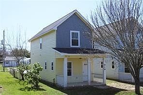 1st image of 919 N Avenue C
