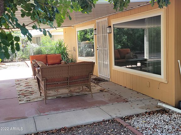 4th image of 10811 W Camelot Cir