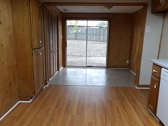 3rd image of 107 Sallee St