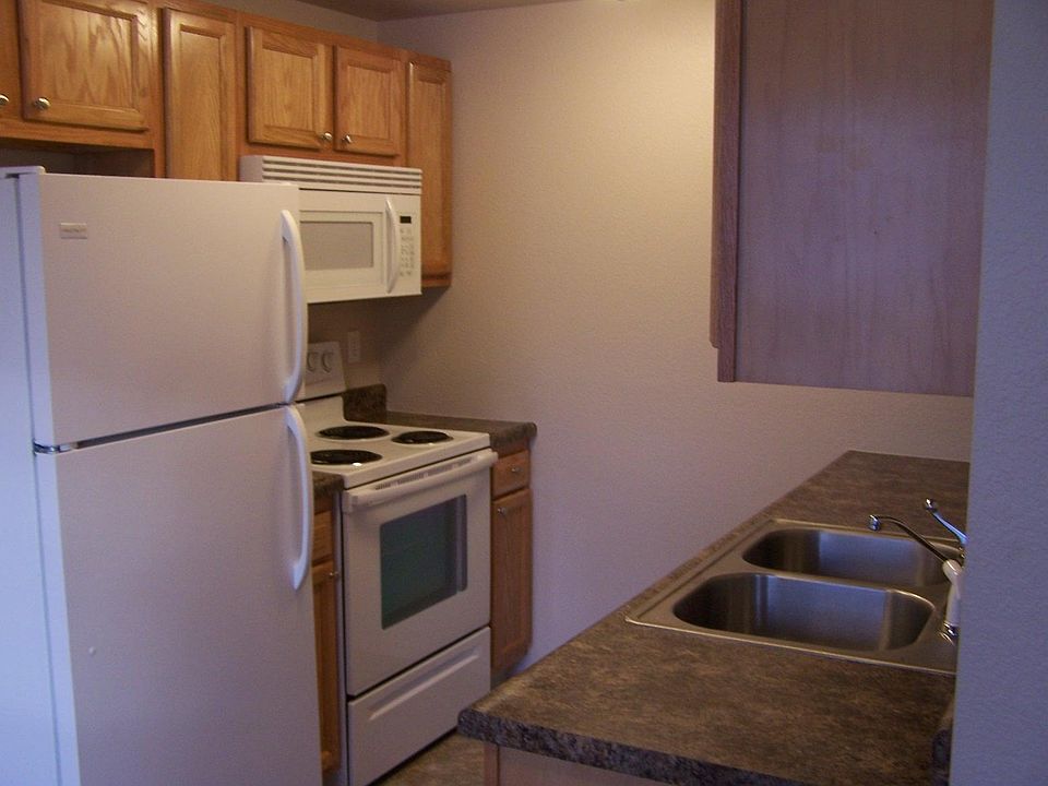1st image of 61 Bates Dr #3