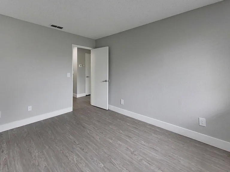 Parkside Commons — Photo 35