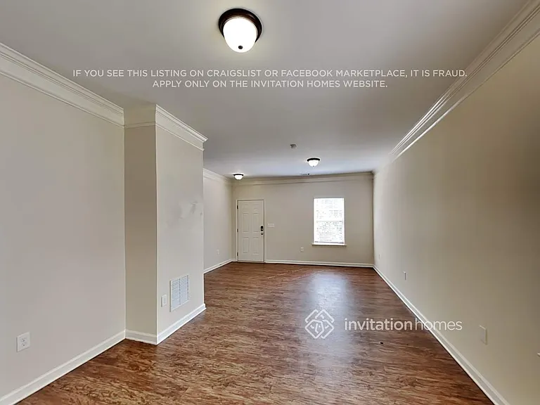 2465 Valley Creek Dr — Photo 4