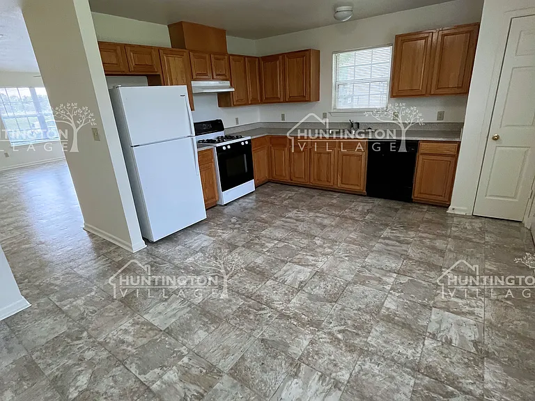 302 Marion Way — Photo 4