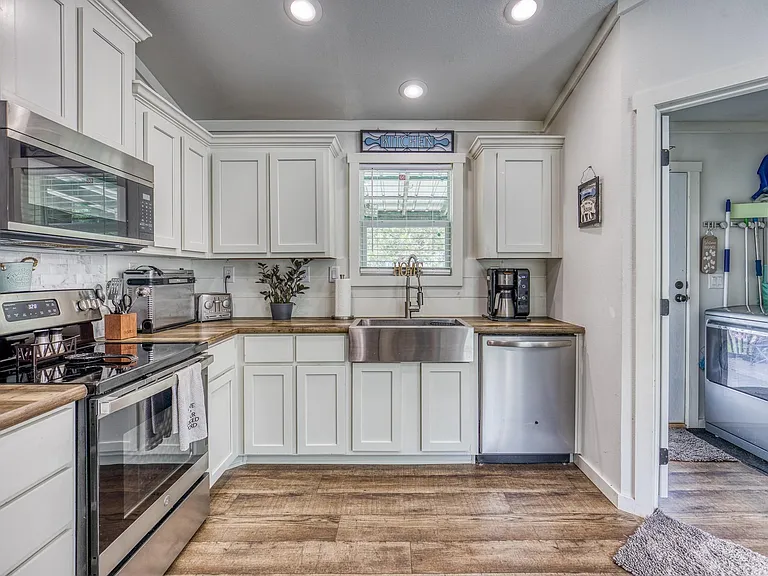 102 Hilltop Ct — Photo 14