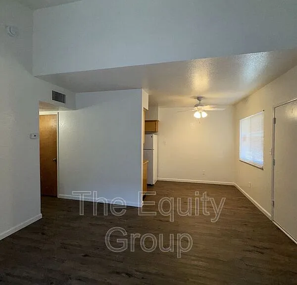 1326 W Elowin Ave — Photo 10