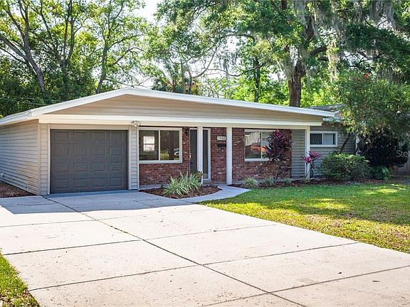 3rd image of 1502 Arbor Park Dr