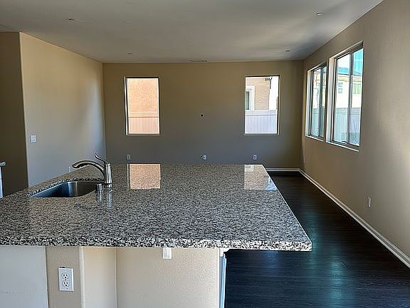 4th image of 36375 Lantana Ct #2