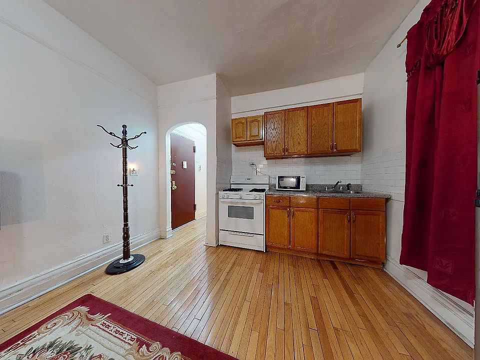 1st image of 4 W 105th St #1E