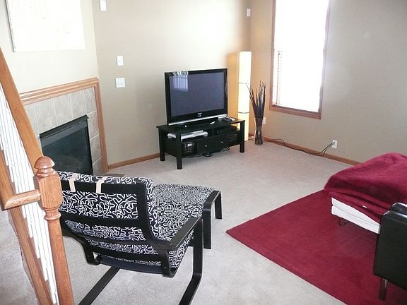 3rd image of 1975 Shamrock Pl