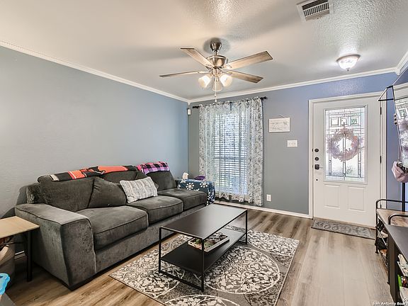 3rd image of 15814 Manes Grove