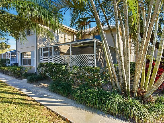 3rd image of 2842 SW Lakemont Place