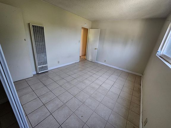 5th image of 1561 Laurel Ave #8