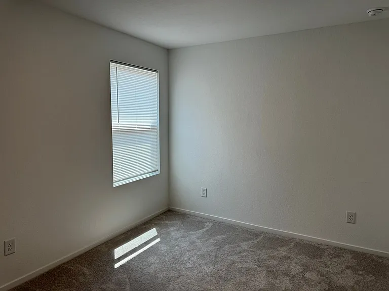 12931 Kathleen St — Photo 11