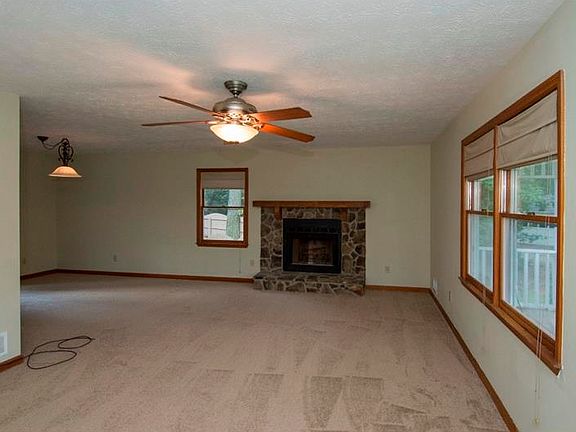3rd image of 291 Summer Pond Trl