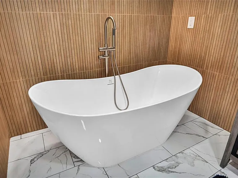 31 Lands End Ln — Photo 38