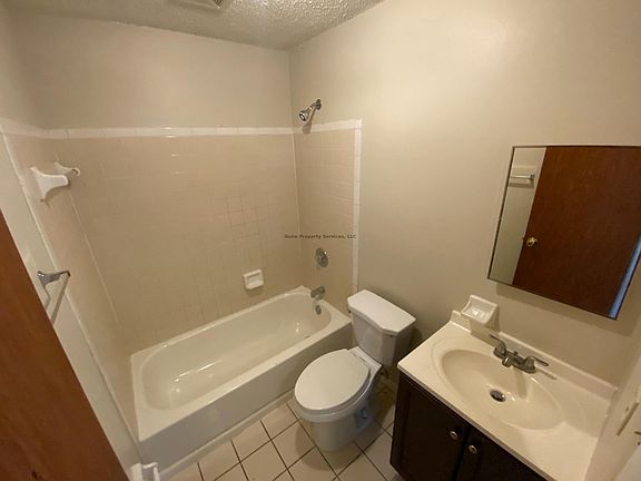 2nd image of 1001 Crawford St APT 2