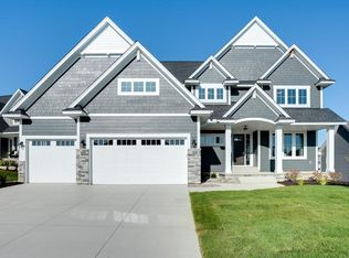 7529 Urbandale Ln N, Maple Grove, MN 55311