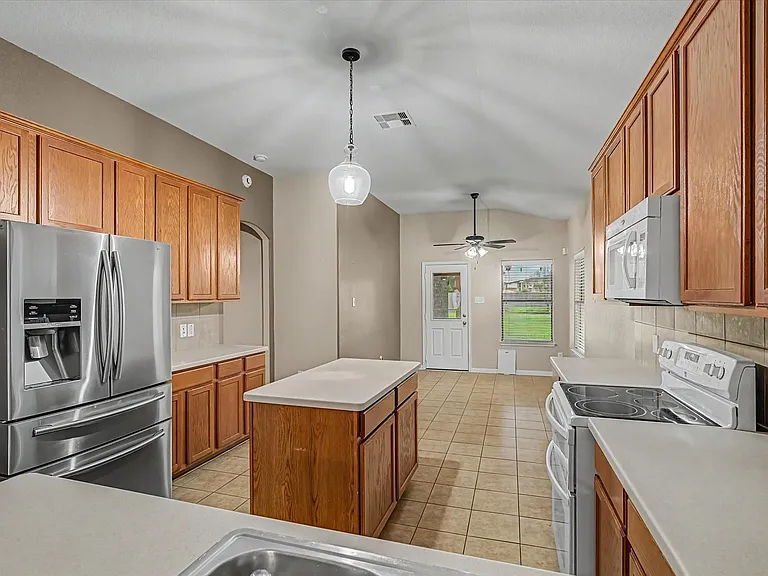 630 W Newport Bnd — Photo 12